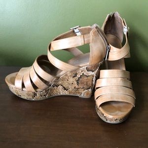 Kenneth Cole reaction snake skin wedge size